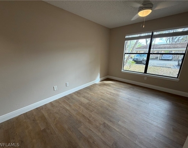 2226 Arbour Walk Circle - Photo Thumbnail 8