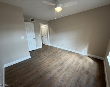 2226 Arbour Walk Circle - Photo Thumbnail 9