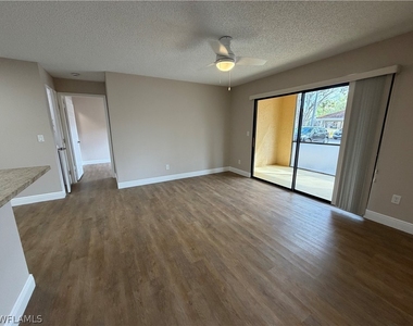 2226 Arbour Walk Circle - Photo Thumbnail 2