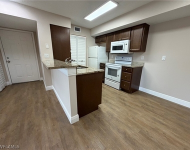 2226 Arbour Walk Circle - Photo Thumbnail 4
