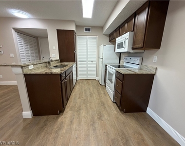 2226 Arbour Walk Circle - Photo Thumbnail 5
