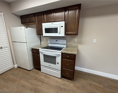 2226 Arbour Walk Circle - Photo Thumbnail 7