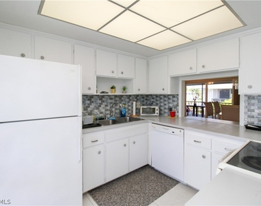 239 Palm Drive - Photo Thumbnail 6