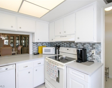 239 Palm Drive - Photo Thumbnail 7