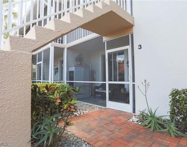 2265 Hidden Lake Drive - Photo Thumbnail 2
