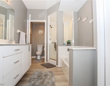 2265 Hidden Lake Drive - Photo Thumbnail 13