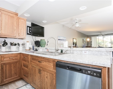 2265 Hidden Lake Drive - Photo Thumbnail 6