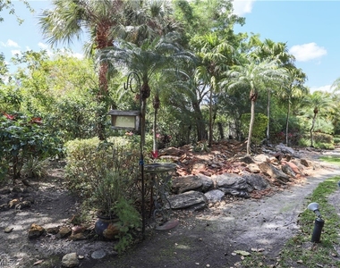 2265 Hidden Lake Drive - Photo Thumbnail 18