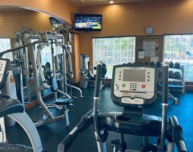 1280 Wildwood Lakes Boulevard S - Photo Thumbnail 6