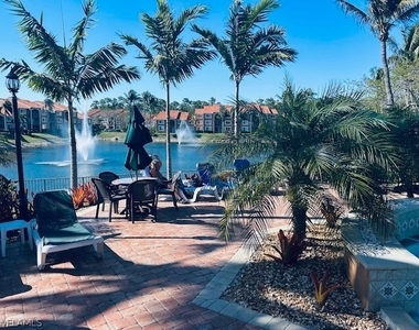 1280 Wildwood Lakes Boulevard S - Photo Thumbnail 7