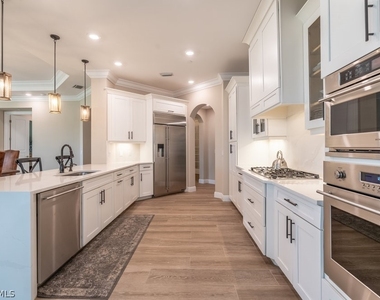 16375 Viansa Way - Photo Thumbnail 9