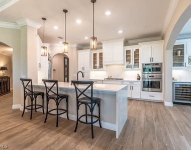 16375 Viansa Way - Photo Thumbnail 8