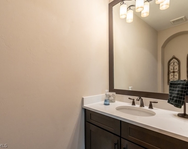 16375 Viansa Way - Photo Thumbnail 12