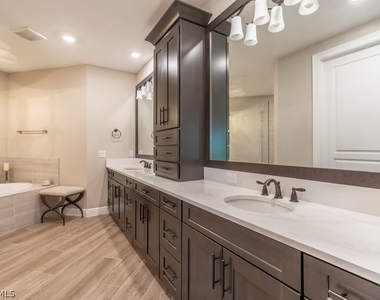 16375 Viansa Way - Photo Thumbnail 22
