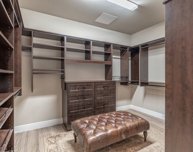 16375 Viansa Way - Photo Thumbnail 23
