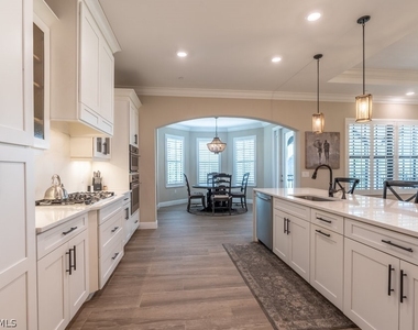 16375 Viansa Way - Photo Thumbnail 10