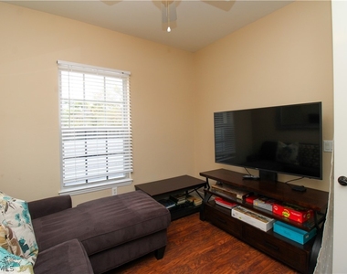 1360 Sweetwater Cove - Photo Thumbnail 27