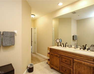 1360 Sweetwater Cove - Photo Thumbnail 17