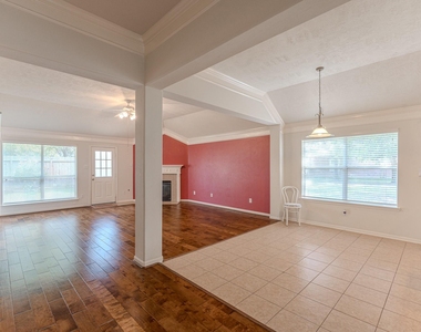 6618 Trenton Lake Lane - Photo Thumbnail 12