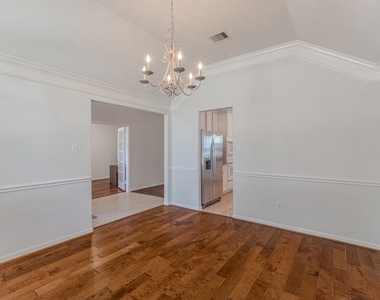 6618 Trenton Lake Lane - Photo Thumbnail 7