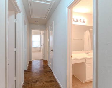 6618 Trenton Lake Lane - Photo Thumbnail 22