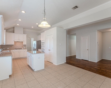 6618 Trenton Lake Lane - Photo Thumbnail 9