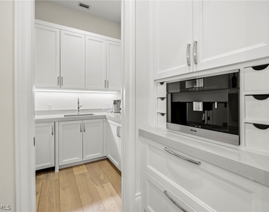 215 3rd Avenue N - Photo Thumbnail 10