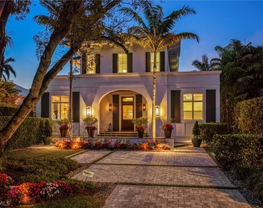 215 3rd Avenue N - Photo Thumbnail 2