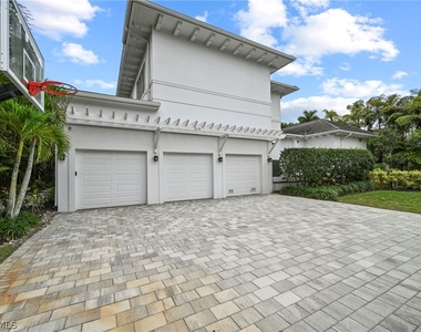 215 3rd Avenue N - Photo Thumbnail 46