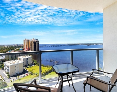 3000 Oasis Grand Boulevard - Photo Thumbnail 33
