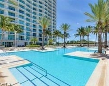 3000 Oasis Grand Boulevard - Photo Thumbnail 44