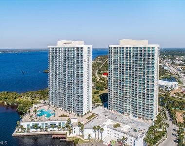 3000 Oasis Grand Boulevard - Photo Thumbnail 42