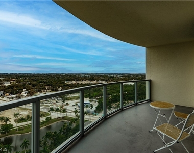 3000 Oasis Grand Boulevard - Photo Thumbnail 27