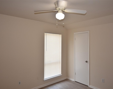 14410 Muirfield Lane - Photo Thumbnail 7