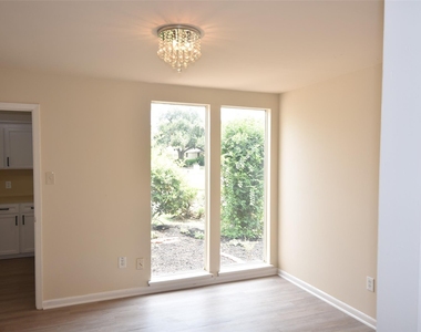 14410 Muirfield Lane - Photo Thumbnail 10