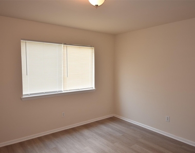 14410 Muirfield Lane - Photo Thumbnail 5
