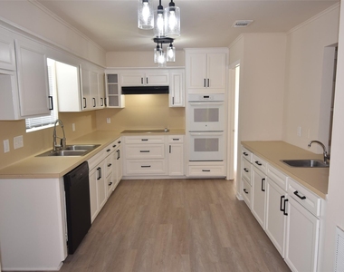 14410 Muirfield Lane - Photo Thumbnail 38