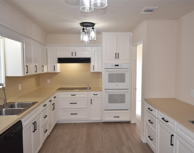 14410 Muirfield Lane - Photo Thumbnail 39