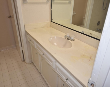 14410 Muirfield Lane - Photo Thumbnail 24