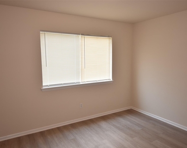 14410 Muirfield Lane - Photo Thumbnail 17