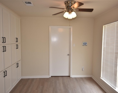 14410 Muirfield Lane - Photo Thumbnail 8