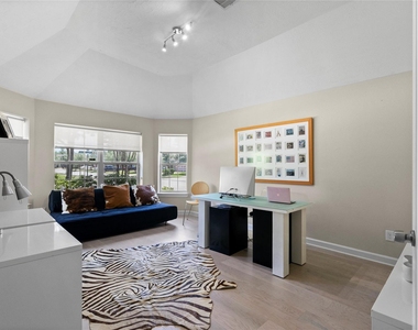 31503 Reston Cliff Court - Photo Thumbnail 9