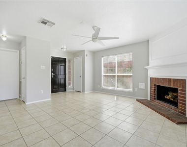 2034 Greenwest Drive - Photo Thumbnail 6