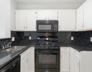 2034 Greenwest Drive - Photo Thumbnail 15