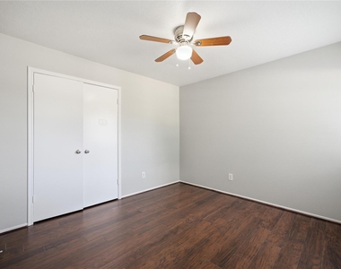 2034 Greenwest Drive - Photo Thumbnail 21