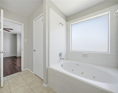 2034 Greenwest Drive - Photo Thumbnail 26