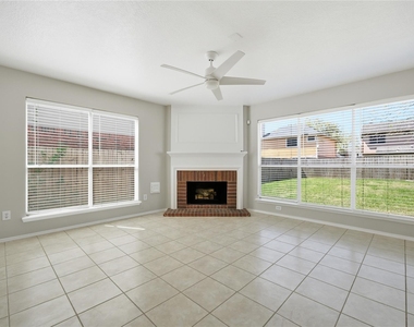 2034 Greenwest Drive - Photo Thumbnail 5