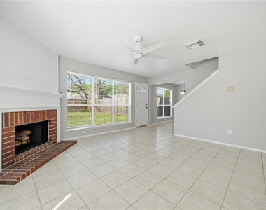 2034 Greenwest Drive - Photo Thumbnail 7