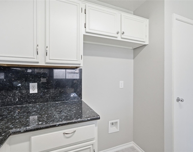 2034 Greenwest Drive - Photo Thumbnail 16