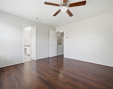 2034 Greenwest Drive - Photo Thumbnail 24